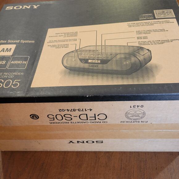 Sony CFD-S05 CD/Headphone Jack/CD-R Playback/Radio/CD-RW.../Cassette NEW SEALED - Picture 8 of 9